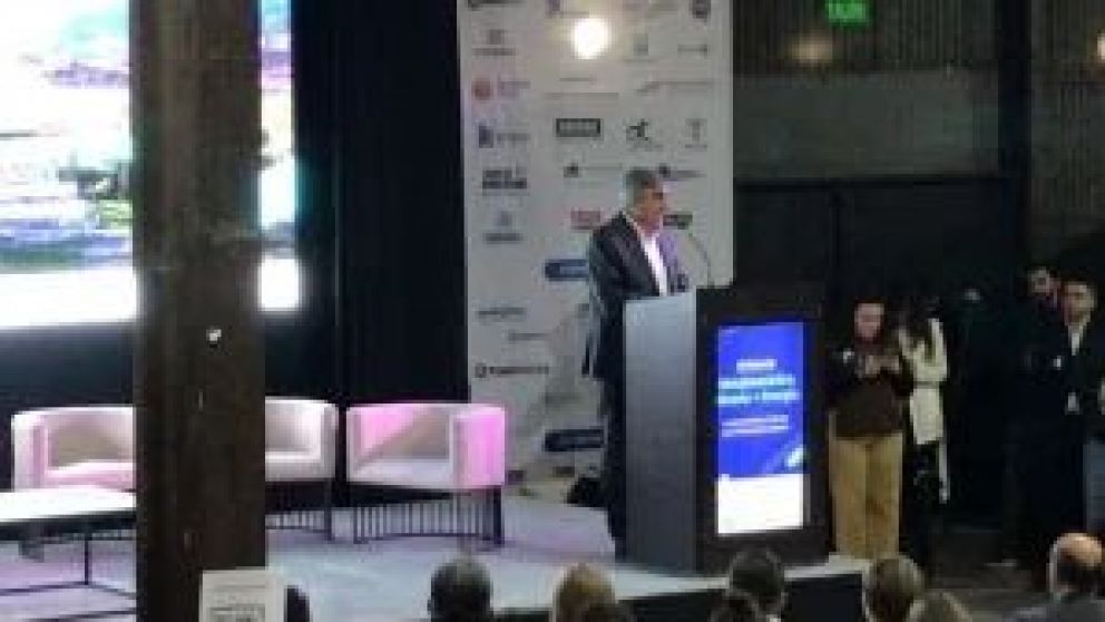 Roberto Cacciola destacó el trabajo que viene realizando la provincia de Mendoza para lograr el desarrollo de la industria minera. Enfatizó el rol de la cadena de valor. Desde la provincia destacaron que experimentan un cambio cultural en las industrias.