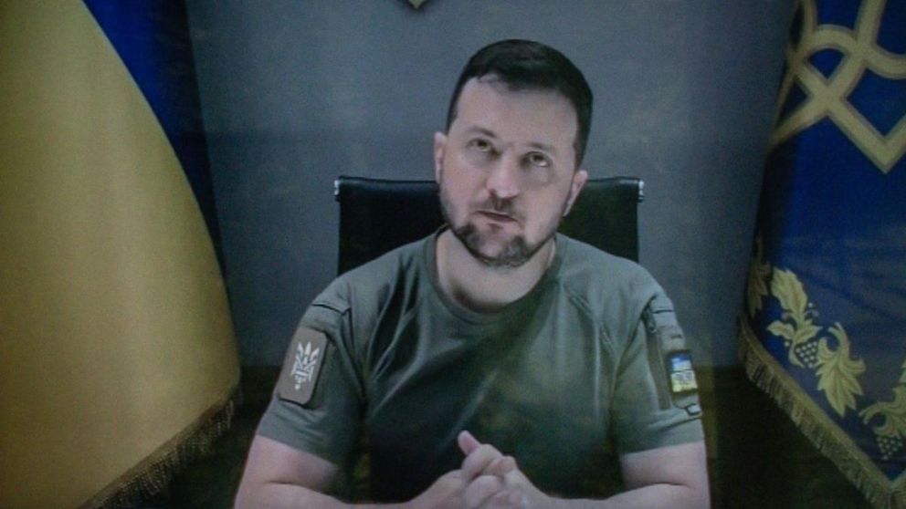 Por la decisión de Zelenski, la calificación de Ucrania bajó a "default selectivo"