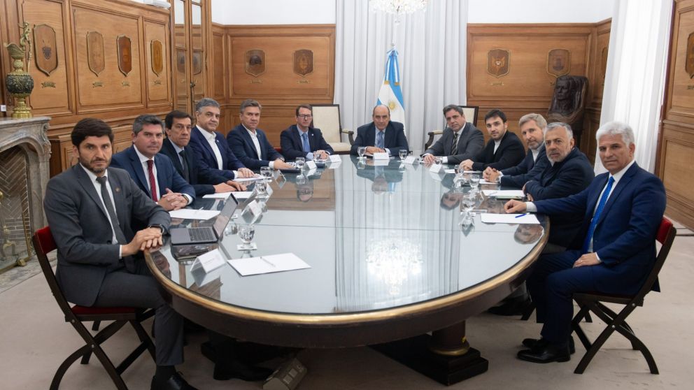 Activación de obras y negociación de deudas, reclamos de gobernadores en la Casa Rosada