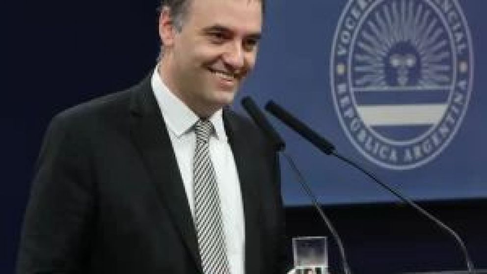 Así lo aseguró el vocero presidencial, Manuel Adorni, en referencia a la inversión de las petroleras YPF y Petronas para la construcción en el puerto de Punta Colorada, Río Negro. "Se podrían exportar hasta 30.000 millones de dólares por año", aseguró.