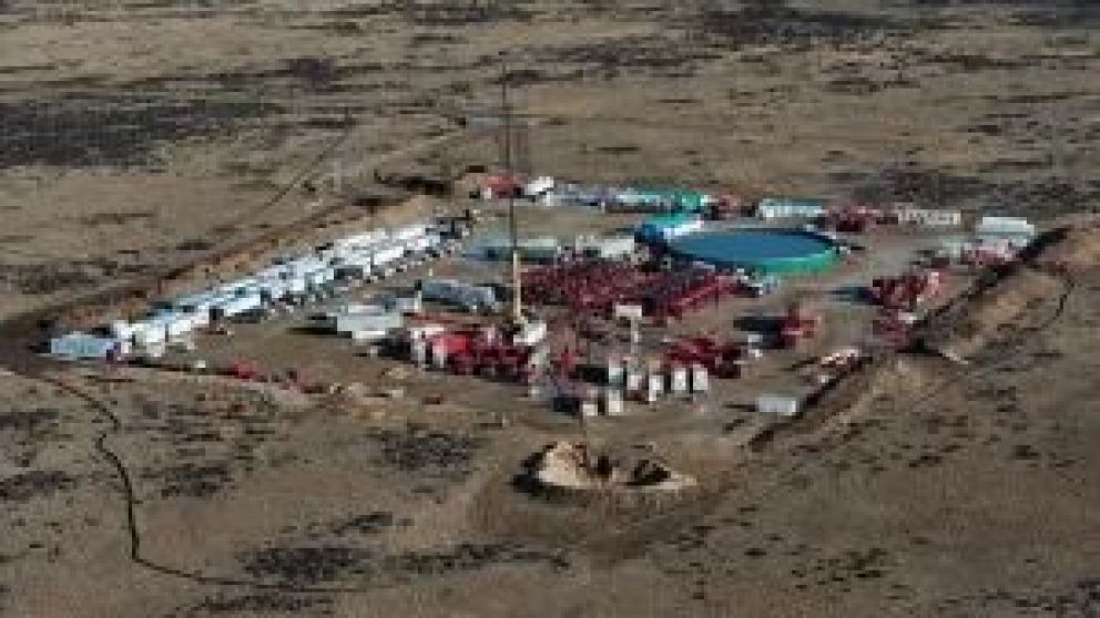 Si bien se había anunciado que los testeos se iniciarían el 20 de julio, por la nieve esa fecha se corrió hasta este miércoles. CGC e YPF realizaron la apertura del Maypa.X-1 para verificar su caudal petrolero. "En octubre tendremos los resultados", dijo