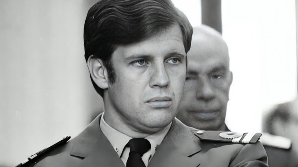 Alfredo Astiz tiene 72 años y está condenado a prisión perpetua en el penal de Ezeiza por crímenes de lesa humanidad