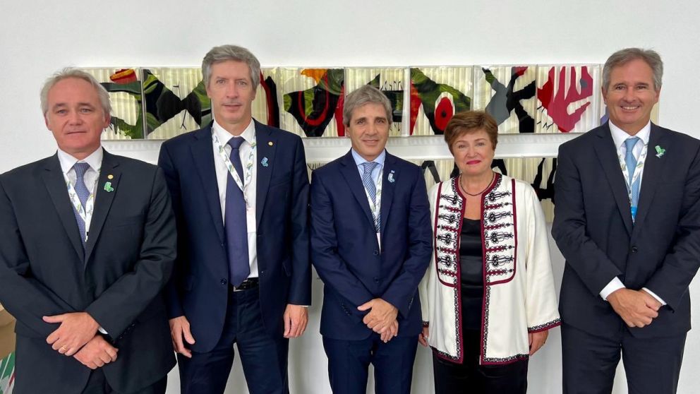 Luis Caputo volverá a reunirse con Kristalina Georgieva en Brasil