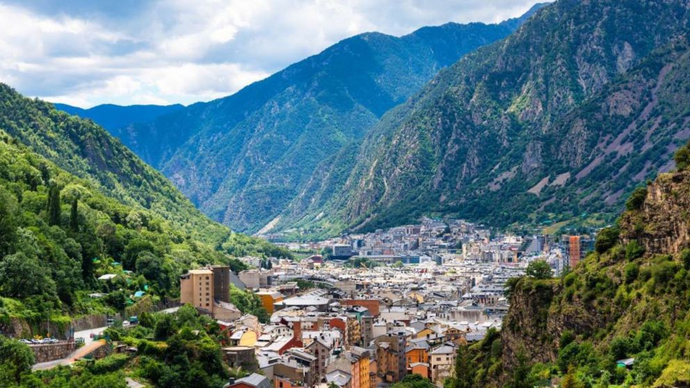 El gobierno de Andorra brinda salarios de hasta 2.600 euros para trabajadores extranjeros.
