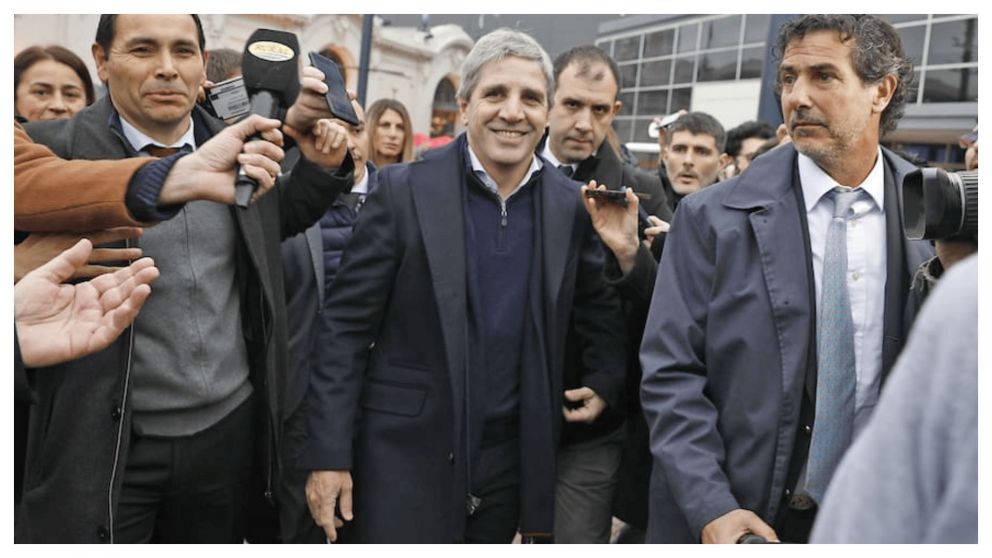 El ministro de Economía, Luis Capito, visitó este martes La Rural de Palermo (X/@ministrocaputo).