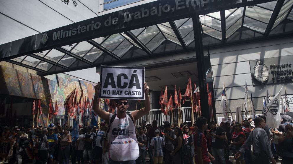 En medio de protestas, el Consejo del Salario sesionó sin acuerdo