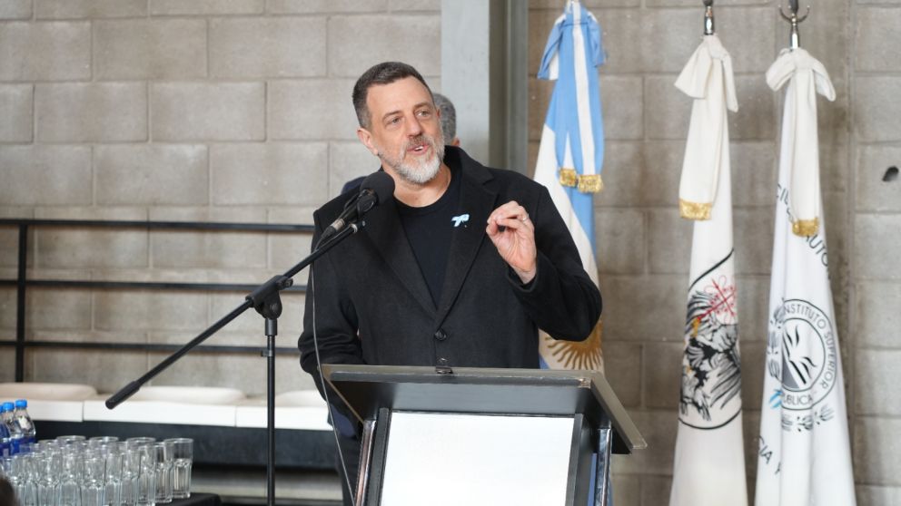 Kravetz dijo que darle de comer a un indigente lo "acomoda en la pobreza".