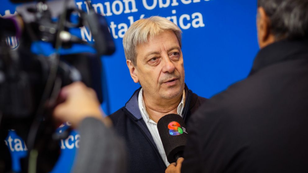Furl�n: "est�n sometiendo al pa�s a un saqueo"