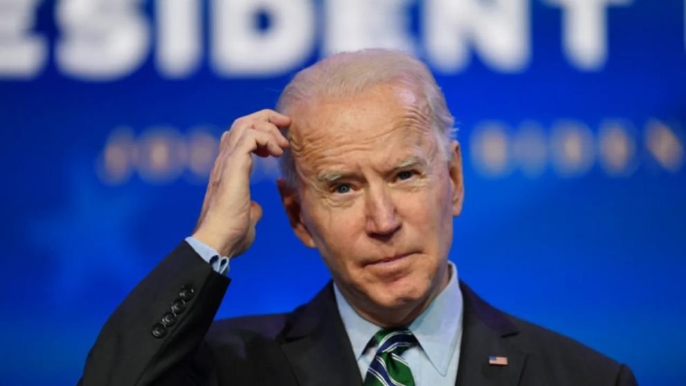 Biden sigue mostrándose perdido en ocasiones