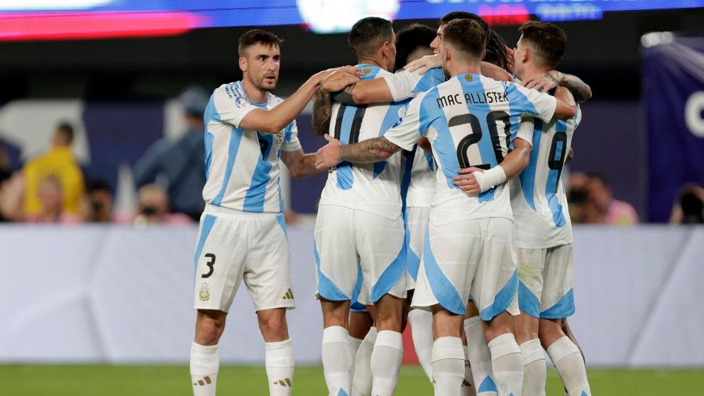 La camiseta de la Selecci�n Argentino, un objeto de culto que todos quieren usar el domingo