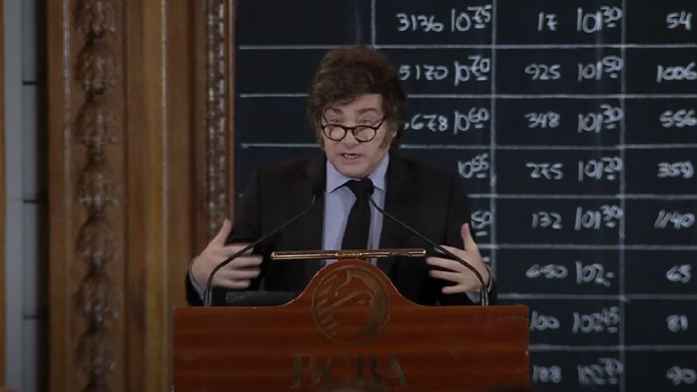 Milei expuso esta tarde en la Bolsa de Comercio