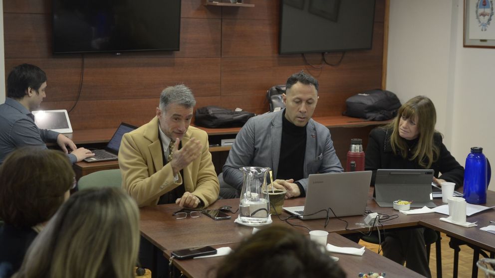 De izq. a der.: Fernando Horowitz, Juan Corvalán y María Emilia del Valle (Foto: Fernando Pérez RE)