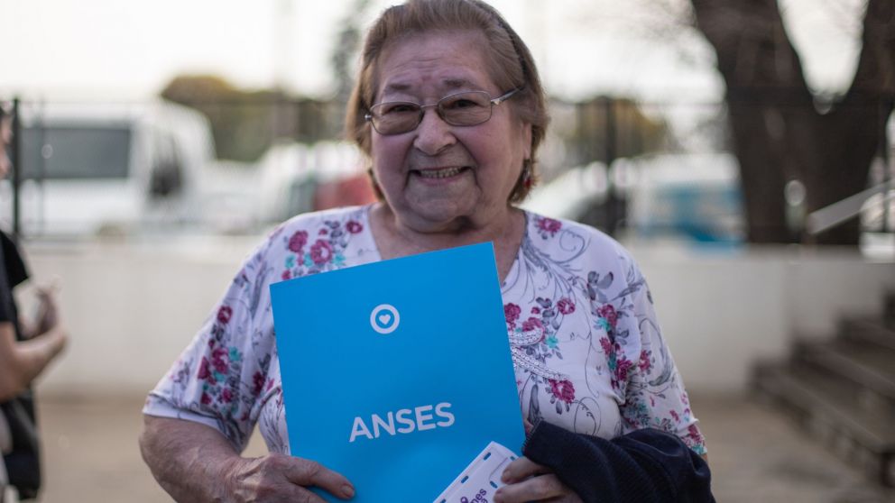 Bonos para jubilados de Anses