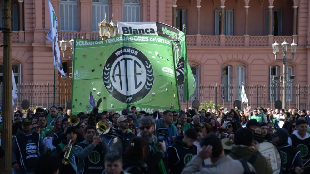 Empleo público, ATE ya confronta con el ministro Sturzenegger