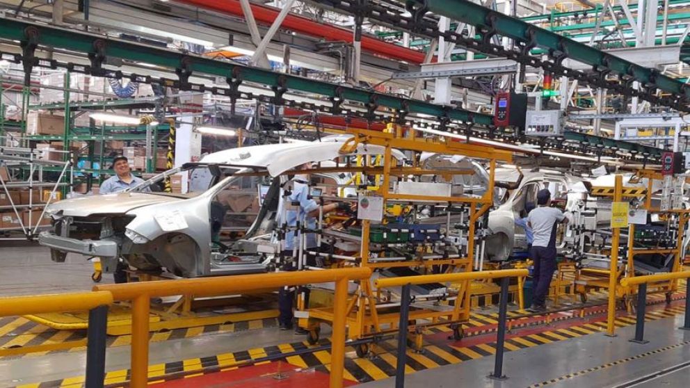 La industria automoriz no se salvó de la caída