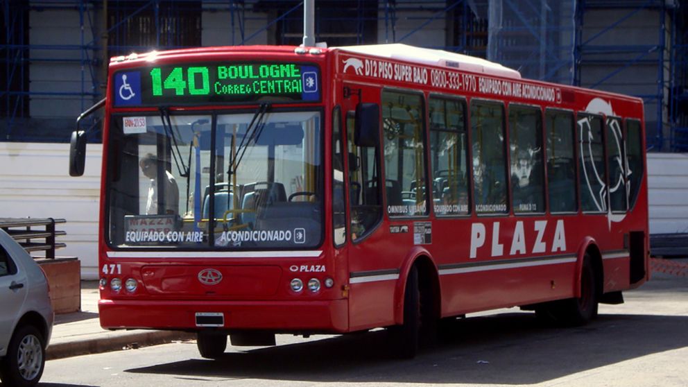 Choferes de colectivos amenazan con un paro en las empresas que no pagaron el aguinaldo