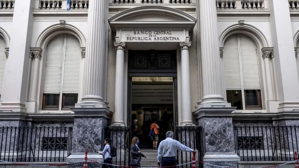 La tasa de política monetaria bajó del 100% de TNA al 40% en seis meses