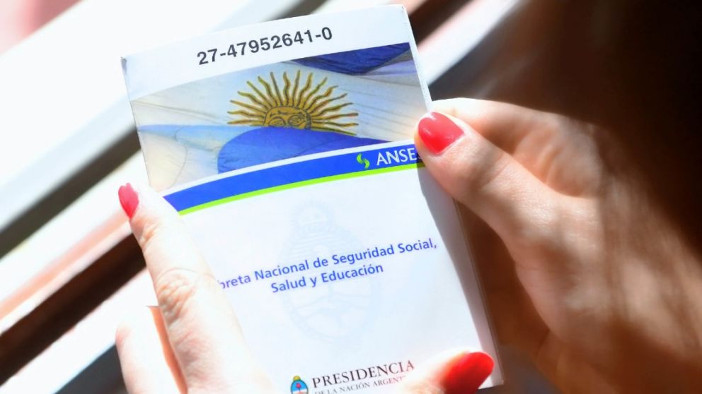 Anses ya recibe los formularios de la Libreta para AUH de Anses