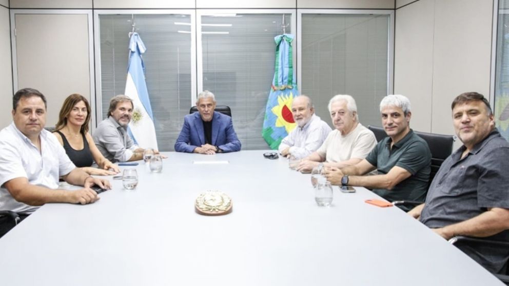 Gremialistas y referentes pol�ticos lanzaron �Peronismo Bonaerense� en Avellaneda