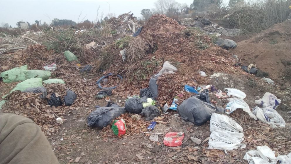 Un basural y el cementerio, en la mira