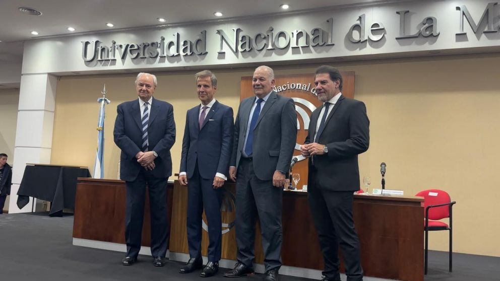 La UNLaM reconoció a Redrado