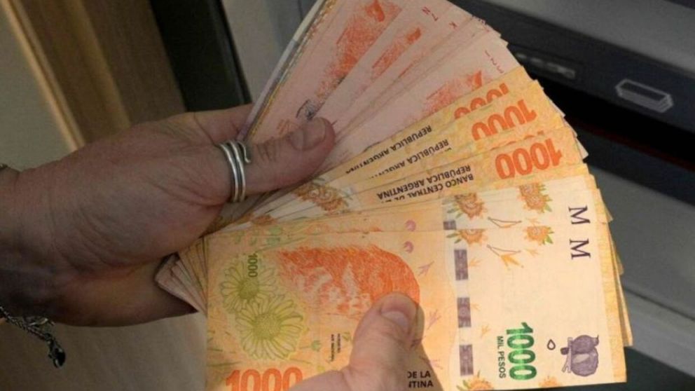 Los salarios se recuperaron en abril apenas un 1,5%