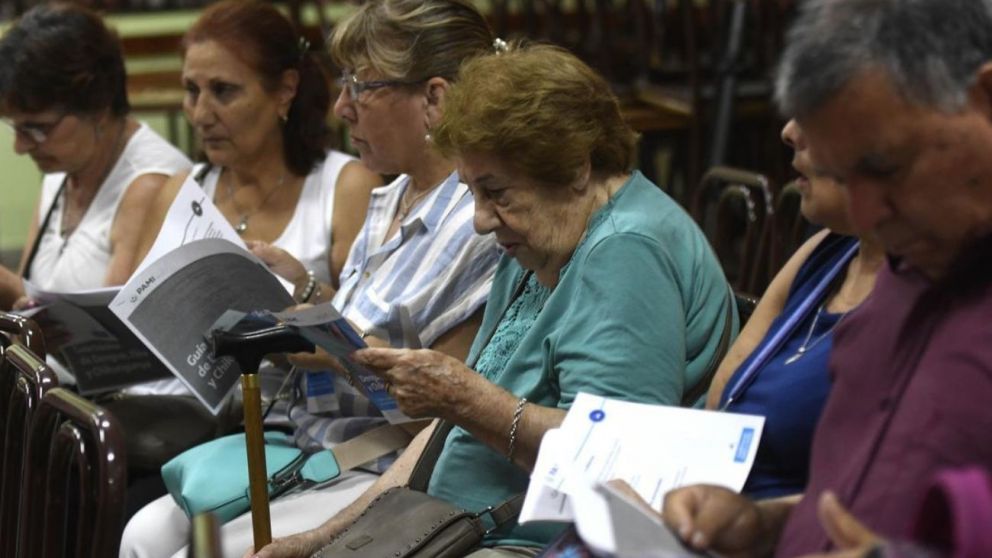 Desde abril, los jubilados y pensionados vienen cobrando un bono de $70.000