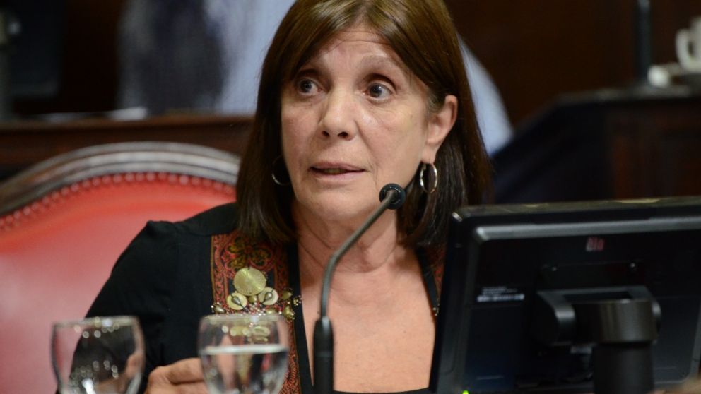 García afirmó que la Provincia seguirá resistiendo a los embates de Milei.