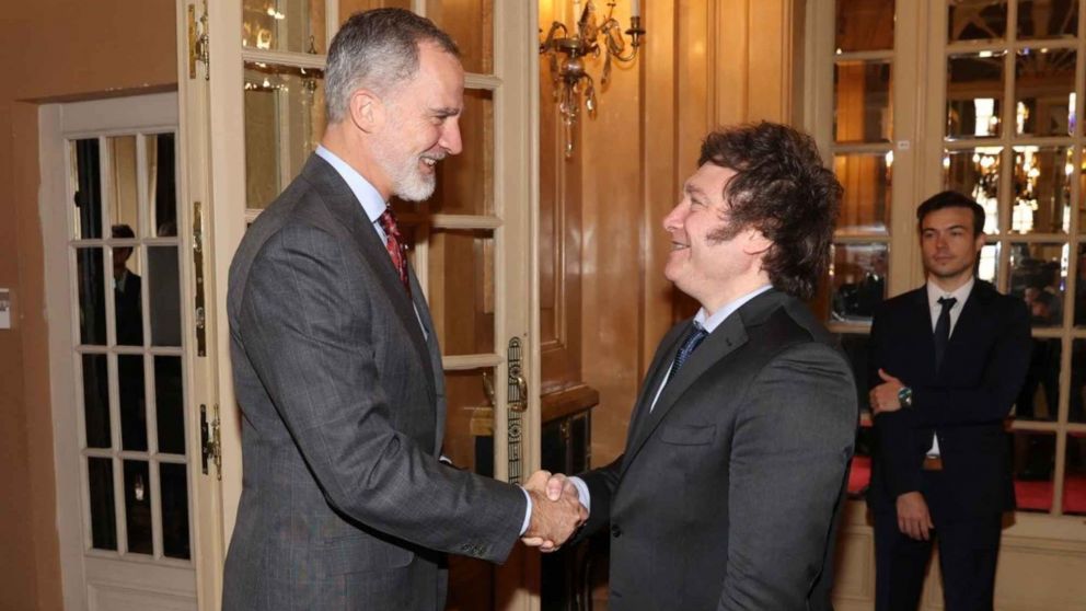 Milei no podrá ver al Rey