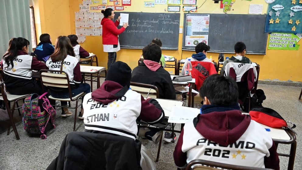 La Ayuda Cuota Escolar tendrá una duración de tres meses