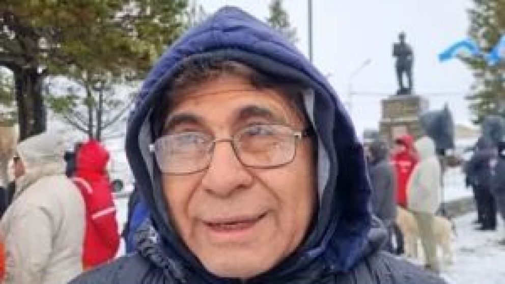 Juan Pablo Neto manifestó que de sus compañeros fallecidos les queda el recuerdo de las luchas en la calle en defensa del yacimiento y de la Cuenca Carbonífera. "Era un grupo muy compacto, si teníamos que ir a Gallegos, íbamos", mencionó. Por qué este mo