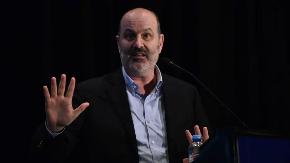 Sturzenegger explicó el primer tramo de la reforma laboral