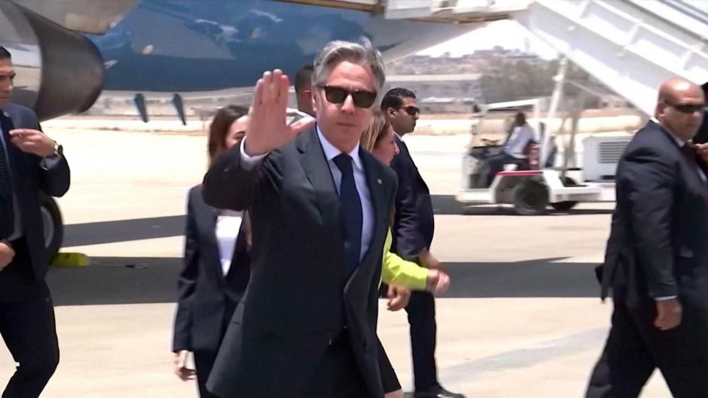 Blinken a su llegada a El Cairo