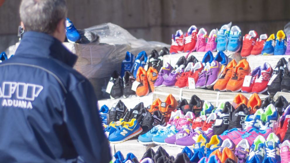 Donaci�n de zapatillas de reconocida marca: qui�nes la reciben
