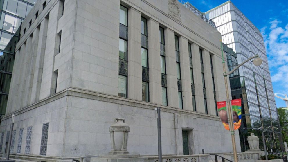 El Banco de Canadá anticipa más bajas de tasas