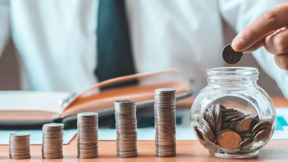 Los bancos pagan, en promedio, una tasa de interés del 30% anual