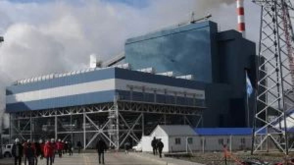 "El plan de trabajo que tiene la intervención es la venta de carbón. Este es el objetivo y no se habló de privatización ni despidos", dijo la secretaria adjunta de ATE, Yanina Silva, a La Opinión Austral. Celebraron el diálogo con la intervención.