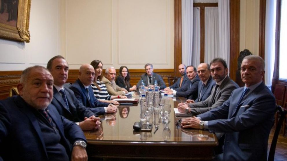 Francos fue al Senado en busca de un dictamen que todav�a parece esquivo