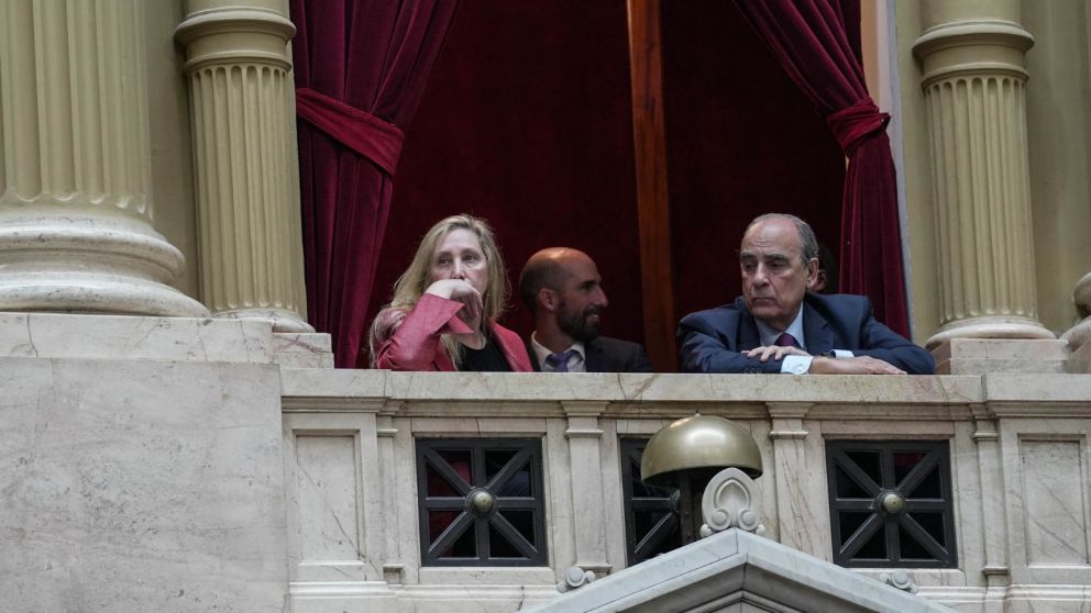 Karina Milei (secretaria de Presidencia), Guillermo Francos (ministro del Interior) y José Rolandi (vicejefe de gabinete