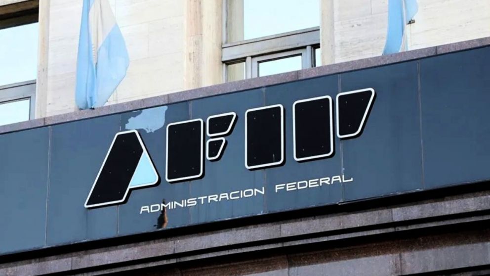 AFIP actualizó los importes de los regímenes de información de transacciones, consumos y saldos