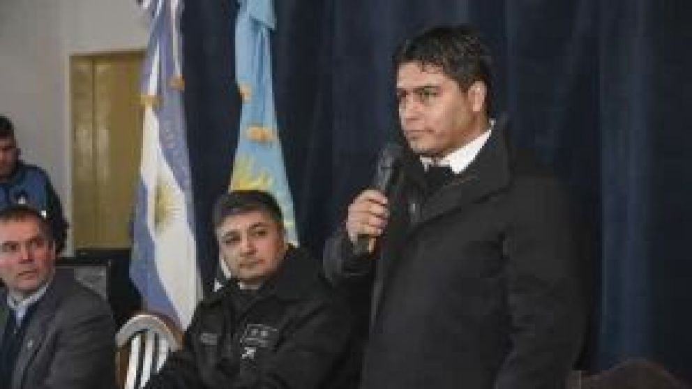 Luego acto de entrega de nuevas unidades móviles a la Policía de la Provincia de Santa Cruz, el gobernador Claudio Vidal subrayó la responsabilidad social empresaria de Pan American Energy. Además remarcó la labor de los policías.