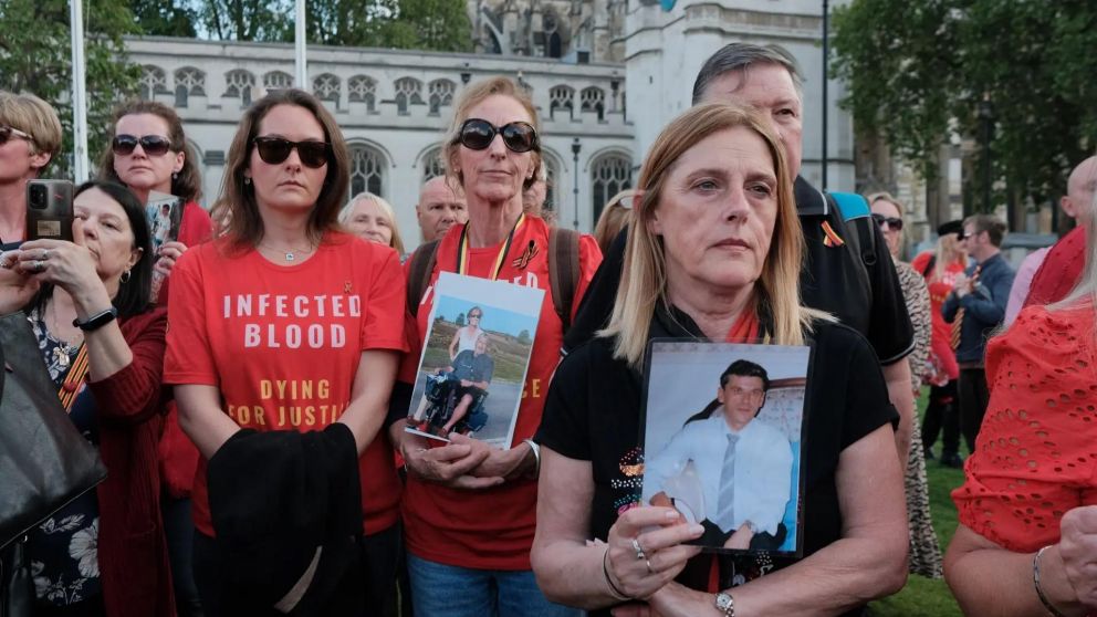El Reino Unido indemnizará a víctimas de transfusiones de sangre infectada