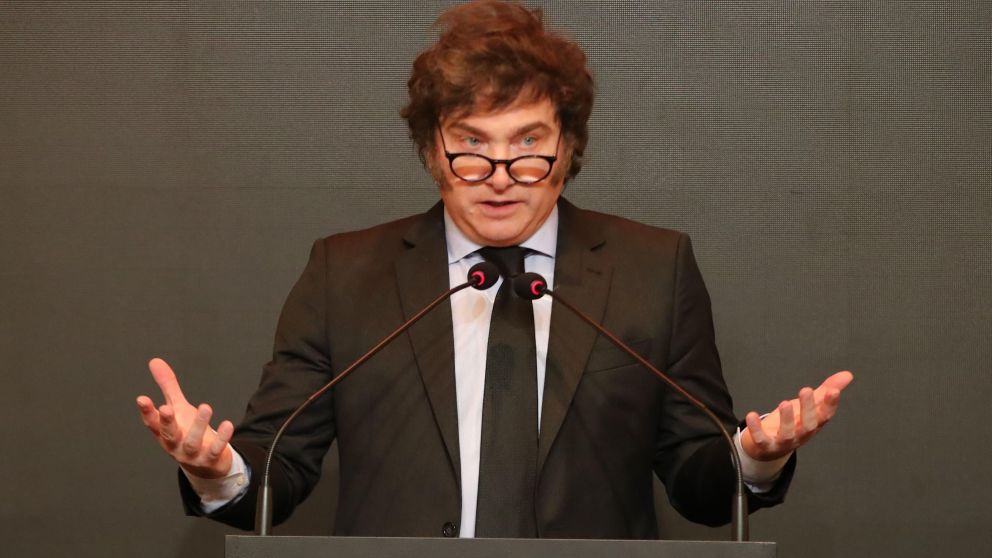 Milei recalcó que no pedirá disculpas por haber llamado "corrupta" a la esposa de Sánchez