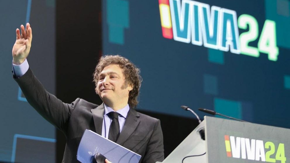 El Presidente viajó a España