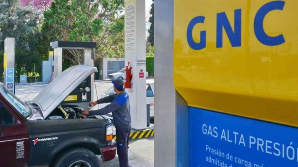 Largas colas en todo el país