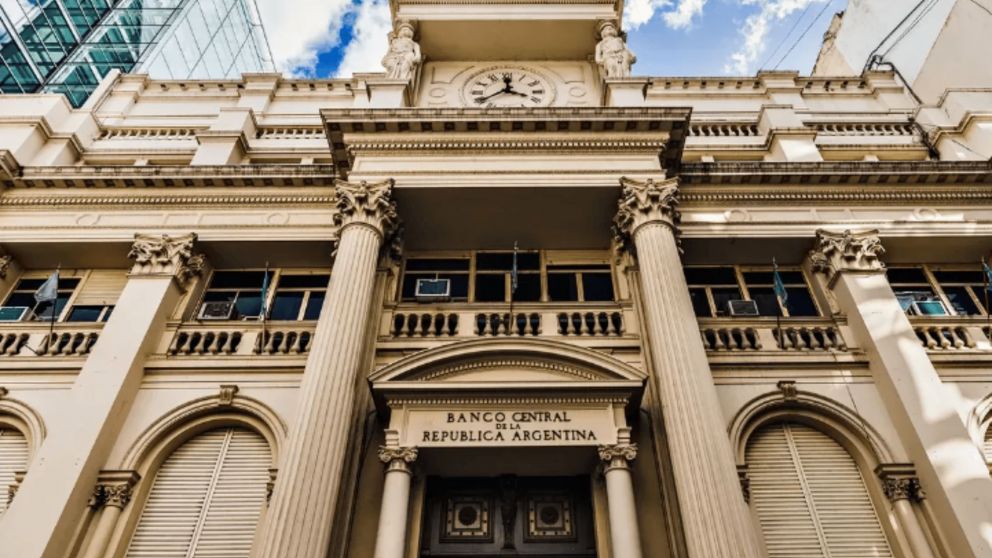 La nueva tasa de interés es equivalente a una tasa una mensual efectiva de 3,3%