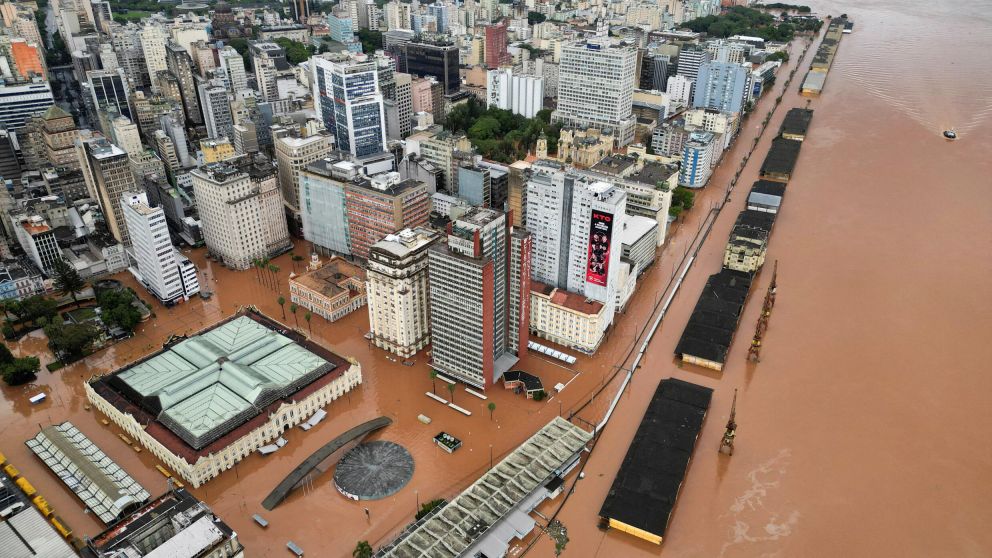 Siguen las consecuencias trágicas de las inundaciones en Brasil