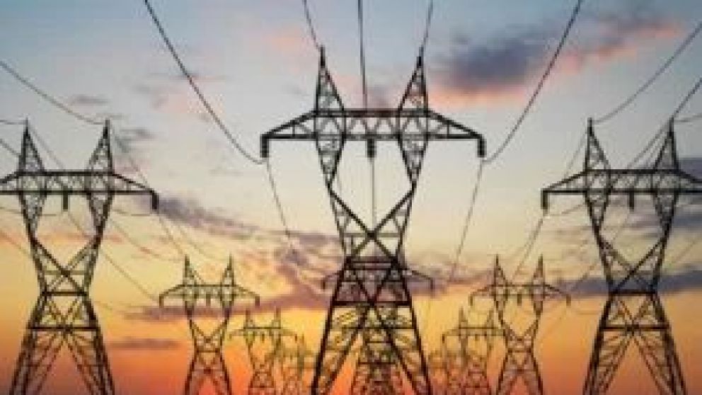 El CEO de AES Argentina, Martín Genesio, reveló que hubo consultas por el intento argentino de pagar con un bono a Cammesa. Advirtió que el Gobierno “decidió no respetar contratos” con las generadoras al querer diferir lo adeudado por diciembre y enero c