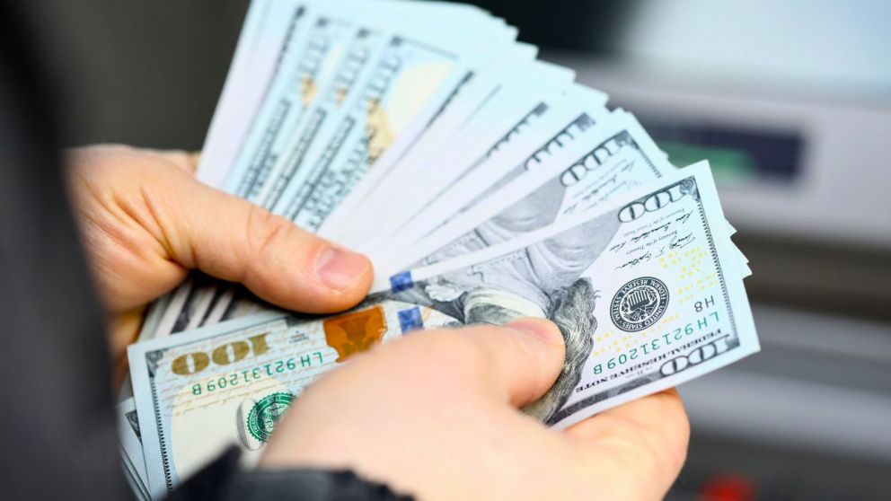 Mirá quiénes están habilitados para comprar dólar ahorro