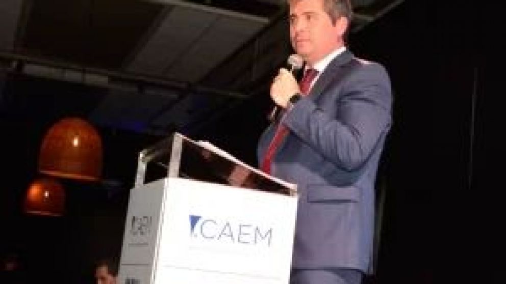 El gobernador de San Juan anticipó que los senadores de su provincia votarían a favor del proyecto de ley. Fue en la reunión de empresarios de la CAEM que se realizó este martes en Córdoba.